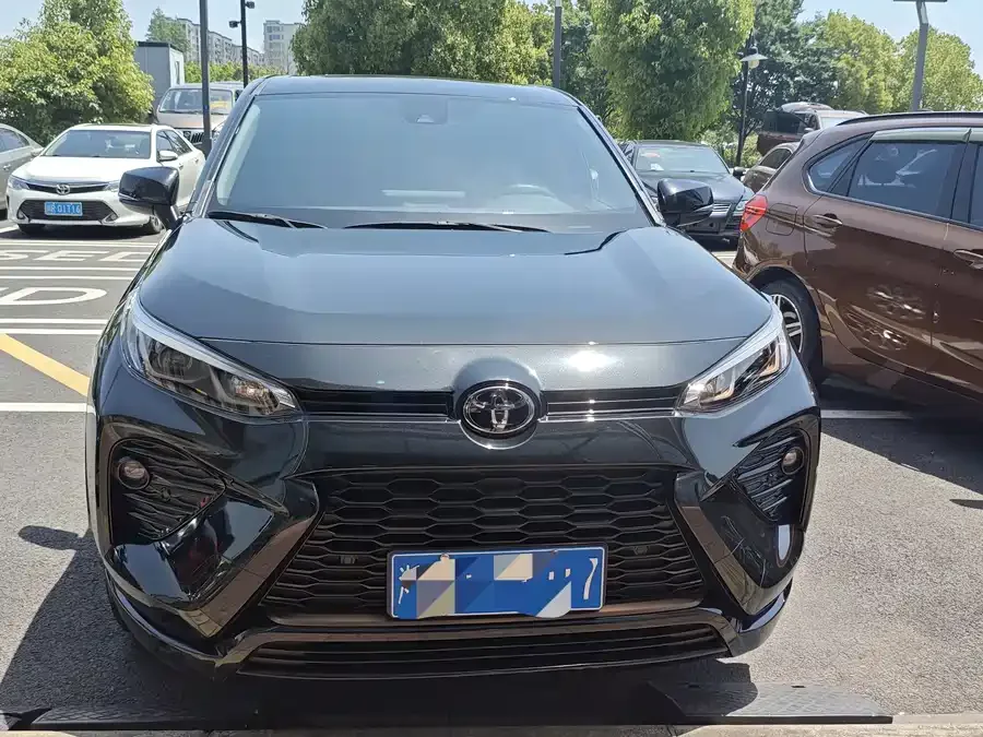 Toyota Wildlander Wildlander 2024 2.0L CVT 2WD Leading Edition 2024 — фото 1, купить с доставкой в Москву