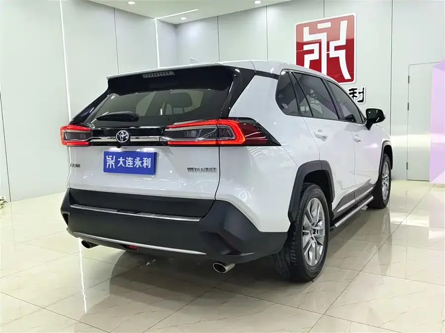 Toyota Wildlander Wildlander 2022 2.0L CVT 2WD Luxury Edition 2022 — миниатюра 2