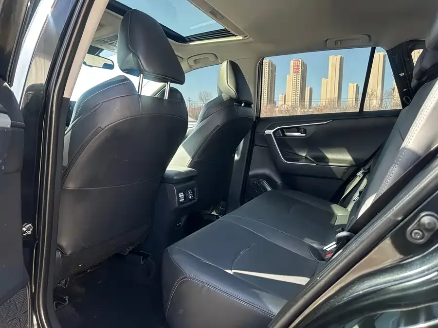 Toyota Wildlander Wildlander 2022 2.0L CVT 2WD Luxury Edition 2024 — миниатюра 2