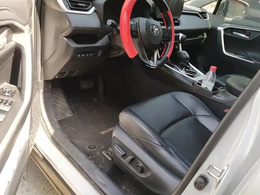Toyota Wildlander Wildlander 2023 2.0L CVT 2WD Luxury PLUS Edition 2023 — миниатюра 3