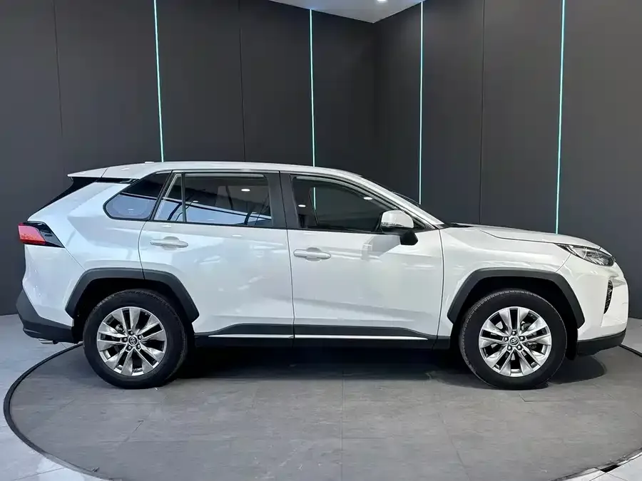 Toyota Wildlander Wildlander 2021 2.0L CVT 2WD Luxury Edition 2022 — миниатюра 2