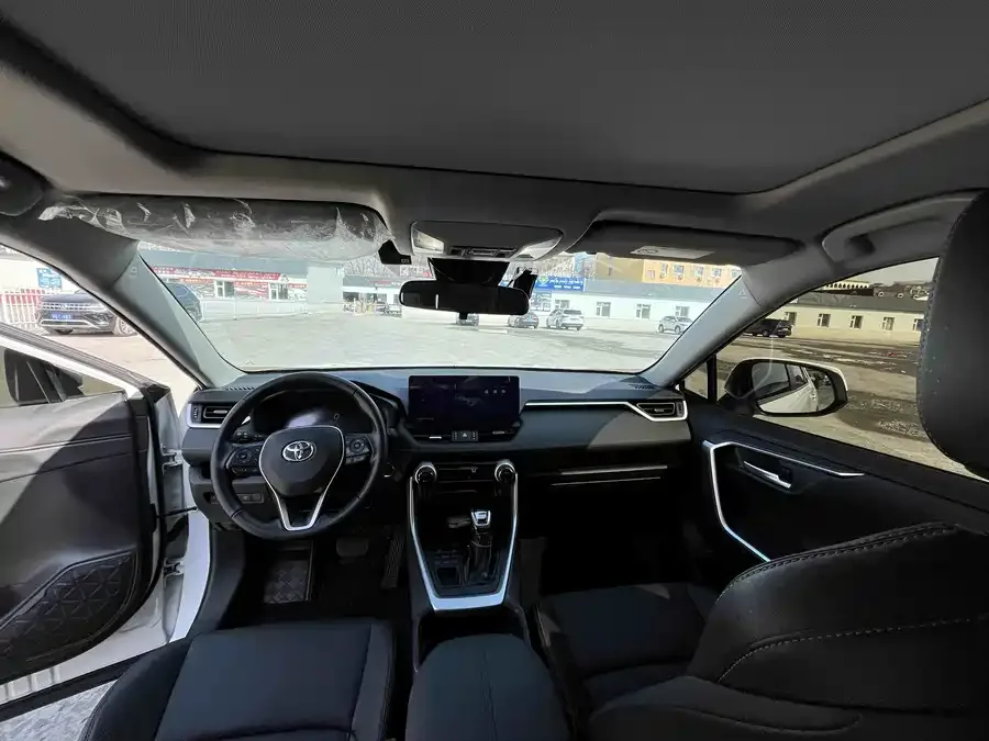 Toyota Wildlander Wildlander 2023 2.0L CVT 4WD Luxury PLUS Edition 2023 — миниатюра 3