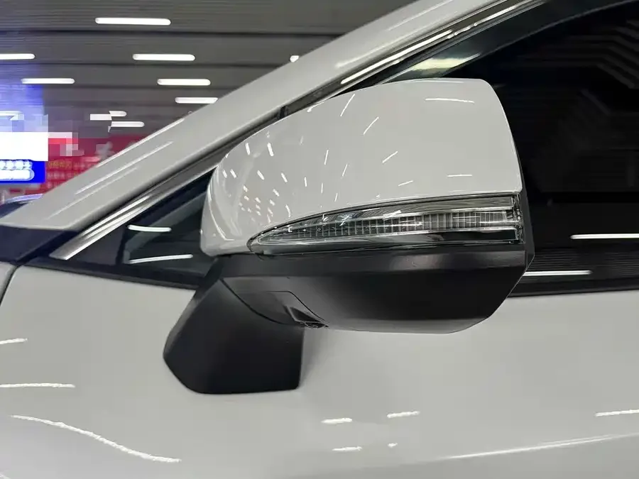 Toyota Wildlander Wildlander 2023 2.0L CVT 4WD Luxury PLUS Edition 2023 — миниатюра 4
