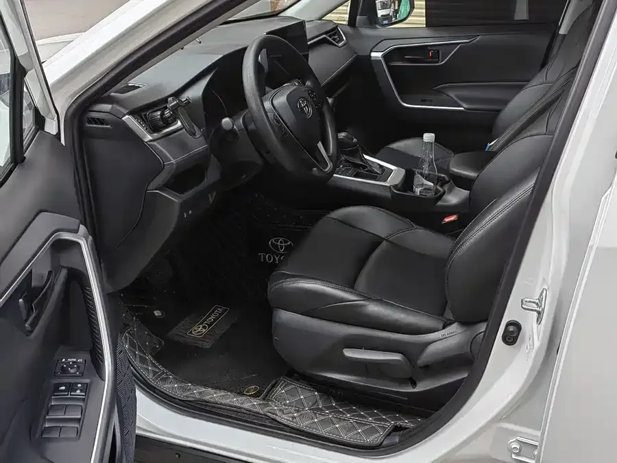 Toyota Wildlander Wildlander 2024 2.0L CVT 2WD Urban Edition 2025 — миниатюра 3
