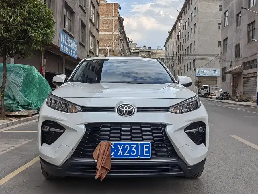Toyota Wildlander Wildlander 2024 2.0L CVT 2WD Urban Edition 2025 — фото 1, купить с доставкой в Москву