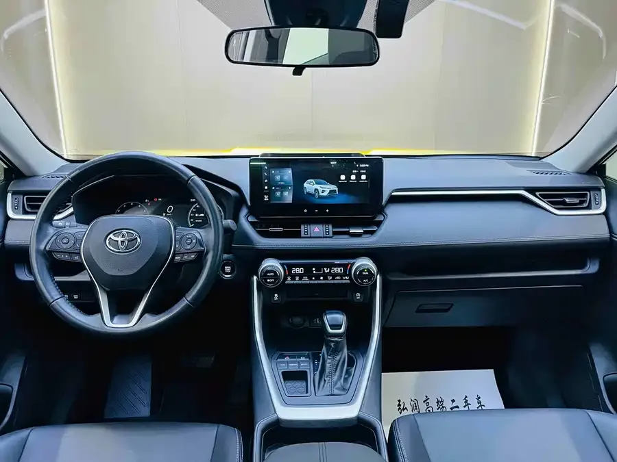 Toyota Wildlander Wildlander 2023 2.0L CVT 2WD Luxury PLUS Edition 2024 — миниатюра 3
