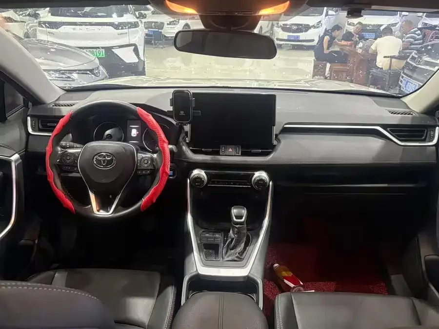 Toyota Wildlander Wildlander 2022 2.0L CVT 2WD Luxury PLUS Edition 2022 — миниатюра 2