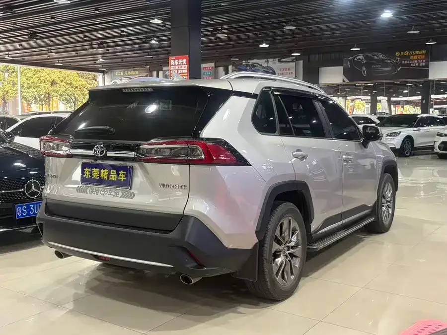 Toyota Wildlander Wildlander 2022 2.0L CVT 2WD Luxury PLUS Edition 2022 — миниатюра 3