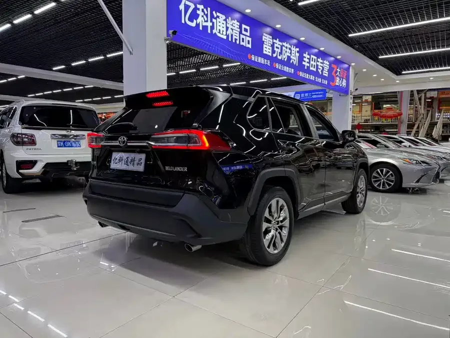 Toyota Wildlander Wildlander 2023 2.0L CVT 2WD Leading Edition 2024 — миниатюра 2