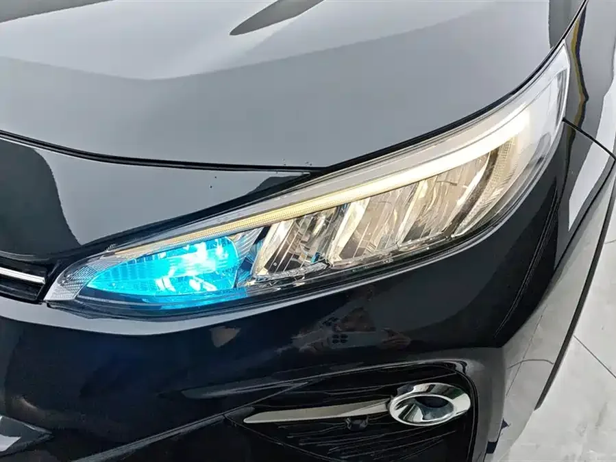 Toyota Wildlander Wildlander 2022 2.0L CVT 2WD Luxury PLUS Edition 2022 — миниатюра 2
