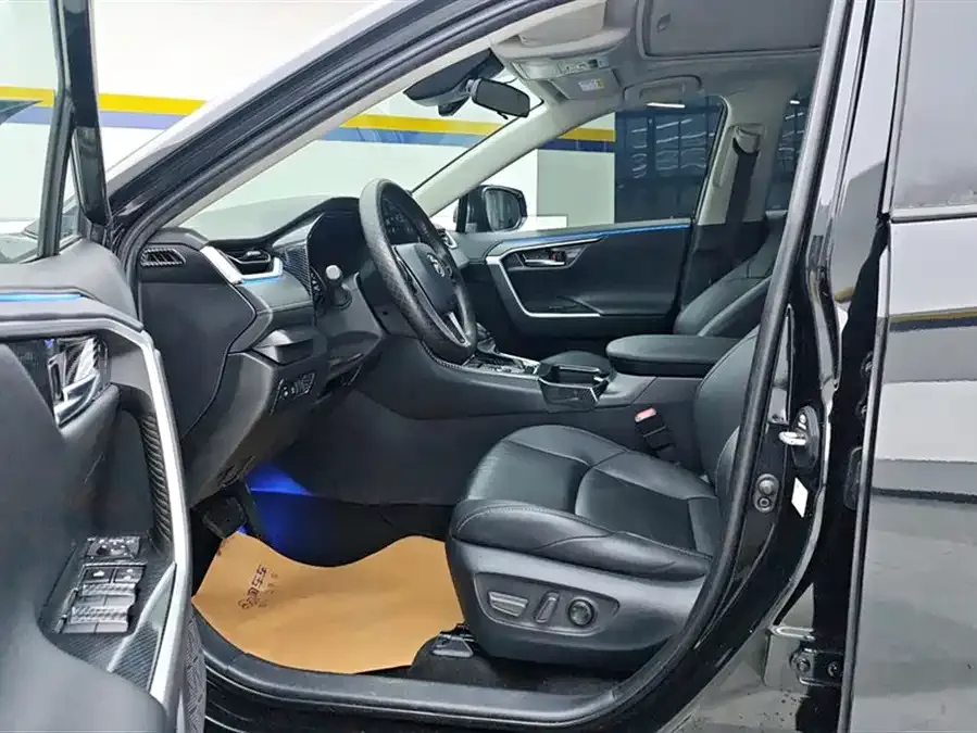 Toyota Wildlander Wildlander 2022 2.0L CVT 2WD Luxury PLUS Edition 2022 — миниатюра 3