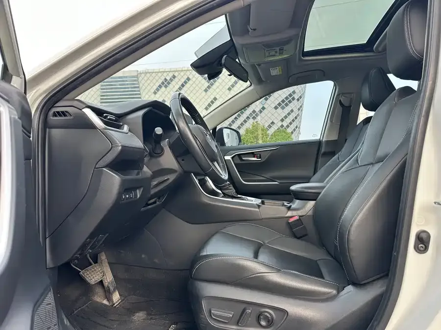 Toyota Wildlander Wildlander 2022 2.0L CVT 2WD Luxury Edition 2022 — миниатюра 3