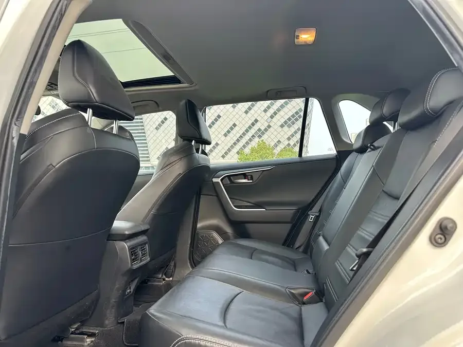 Toyota Wildlander Wildlander 2022 2.0L CVT 2WD Luxury Edition 2022 — миниатюра 5