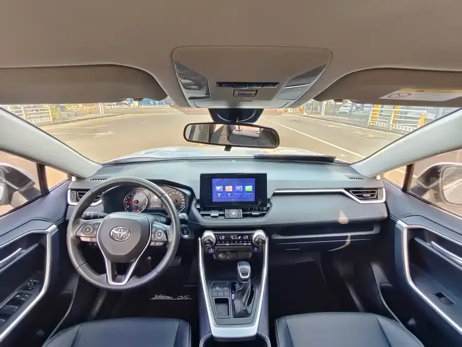 Toyota Wildlander Wildlander 2022 2.0L CVT 2WD Urban Edition 2023 — миниатюра 2
