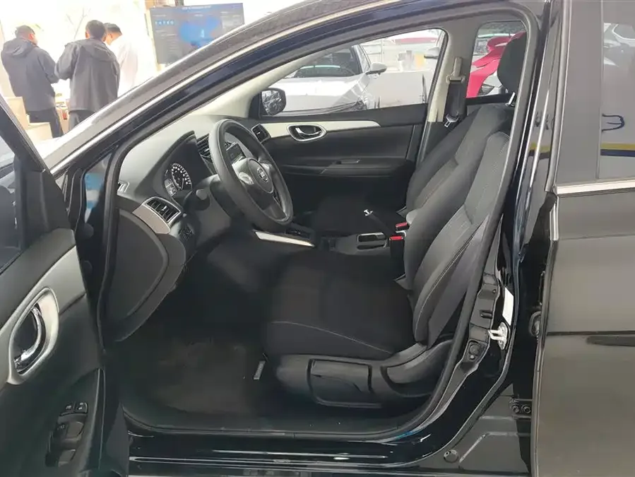 Nissan Sylphy Sylphy 2024 Model 2 Classic 1.6XE CVT Comfort Edition 2025 — миниатюра 3