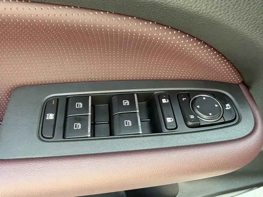 GAC Trumpchi M6 Trumpchi M6 2023 PRO 270T DCT Premium Edition 2023 — миниатюра 4