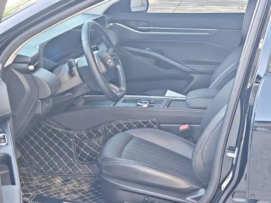 Ford Mondeo 2023 Mondeo EcoBoost 245 Luxury 2024 — миниатюра 3