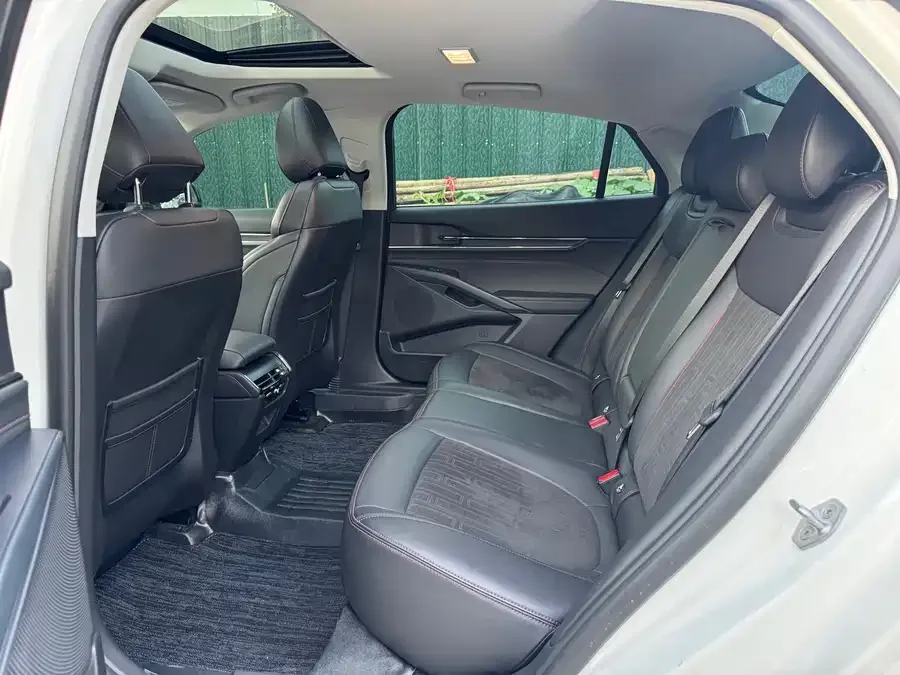Ford Mondeo 2022 Mondeo EcoBoost 245 Luxury 2023 — миниатюра 2