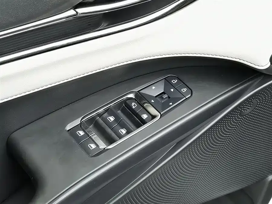 Ford Mondeo 2022 Mondeo EcoBoost 245 Luxury 2022 — миниатюра 3