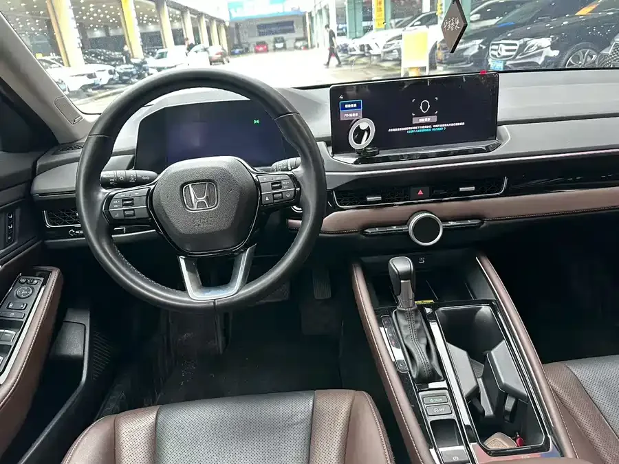 Honda Inspire 2023 Insignia 260TURBO Fine Edition 2023 — миниатюра 2
