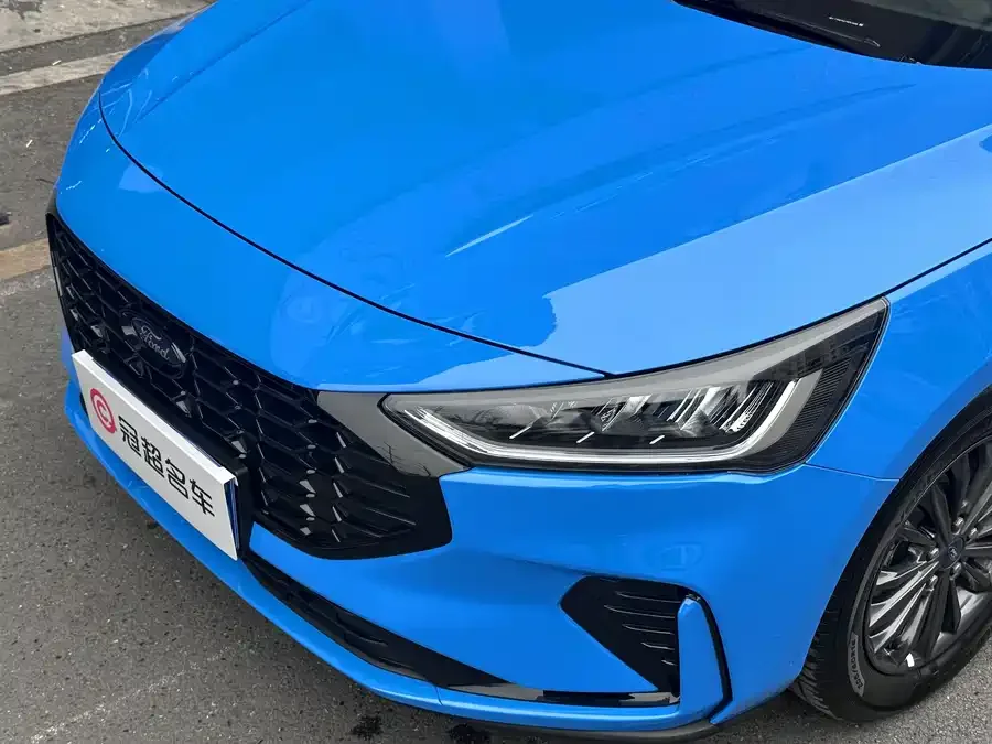 Ford Focus Focus 2022 Sedan EcoBoost 180 Automatic Competition Edition 2023 — миниатюра 2