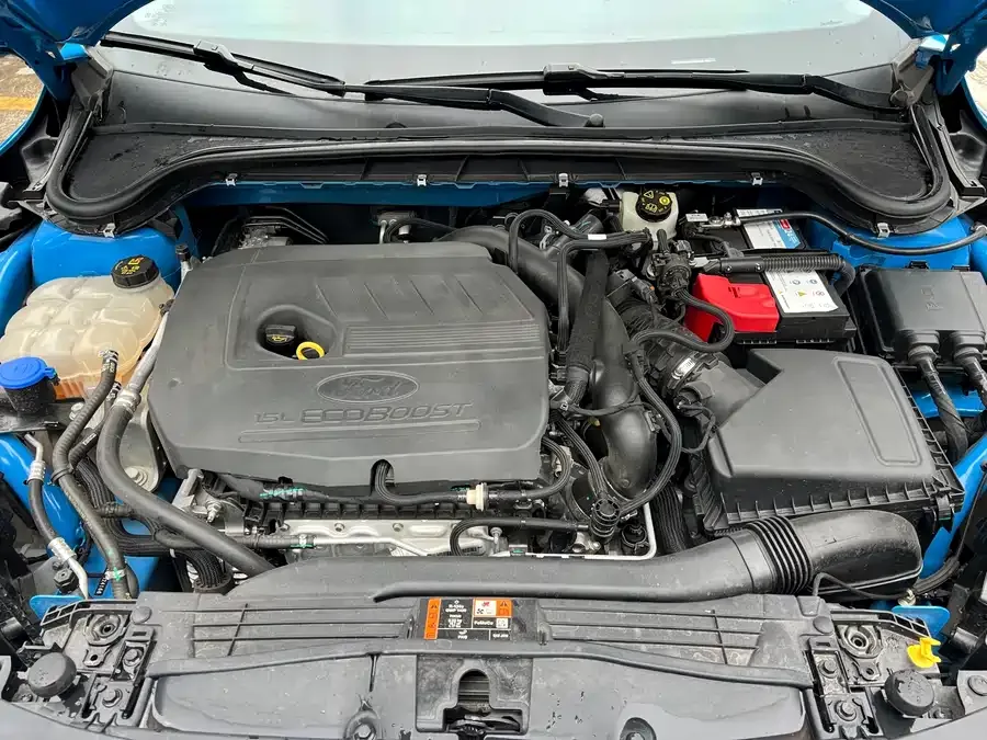 Ford Focus Focus 2022 Sedan EcoBoost 180 Automatic Competition Edition 2023 — миниатюра 2