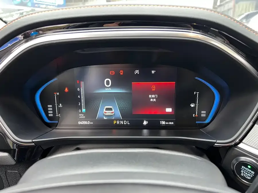 Ford Focus Focus 2022 Sedan EcoBoost 180 Automatic Competition Edition 2023 — миниатюра 4