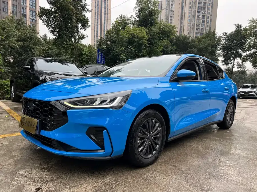 Ford Focus Focus 2022 Sedan EcoBoost 180 Automatic Competition Edition 2023 — фото 1, купить с доставкой в Москву