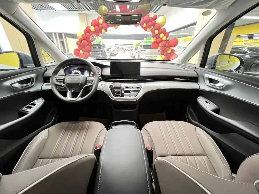 Roewe iMAX8 Roewe iMAX8 2023 400TGI Comfort Edition 2025 — миниатюра 3