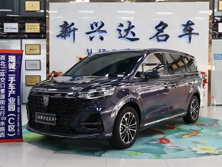 Roewe iMAX8 Roewe iMAX8 2022 400TGI flagship version 2023 — фото 1, купить с доставкой в Москву