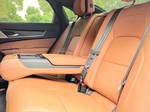 Jaguar XEL 2022 2.0T 250PS R-DYNAMIC S aggressive sports version 2022 — миниатюра 2
