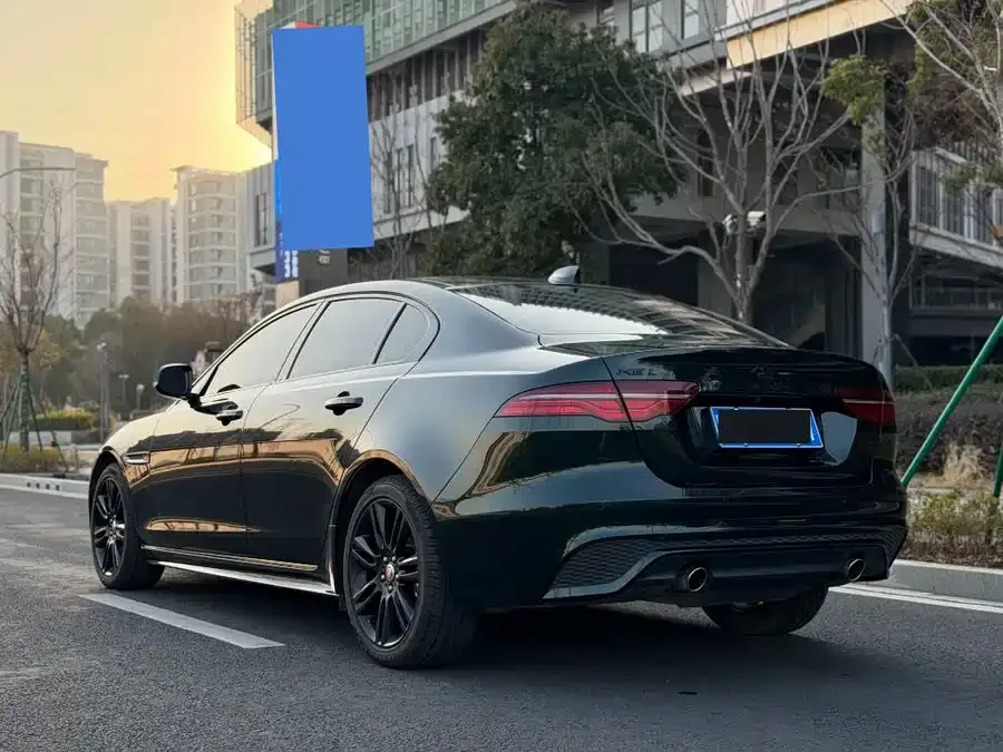Jaguar XEL 2021 2.0T 250PS Black Sports Edition 2022 — миниатюра 4