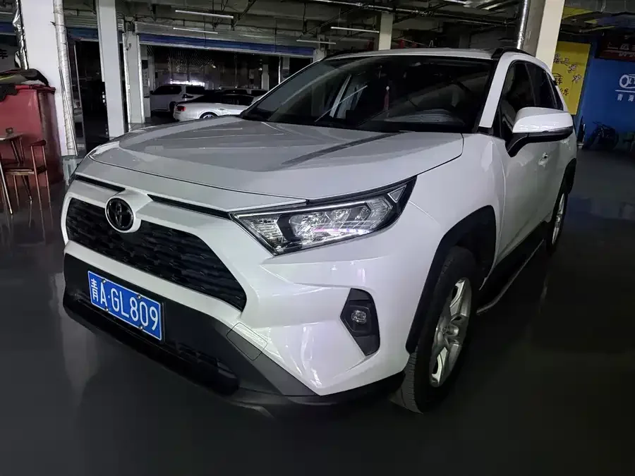Toyota RAV4 RAV4 Rongfang 2023 2.0L CVT 2WD Urban Edition 2023 — фото 1, купить с доставкой в Москву