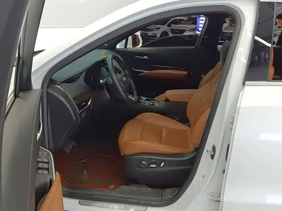 Cadillac XT4 2022 28T two-wheel drive premium model 2022 — миниатюра 3