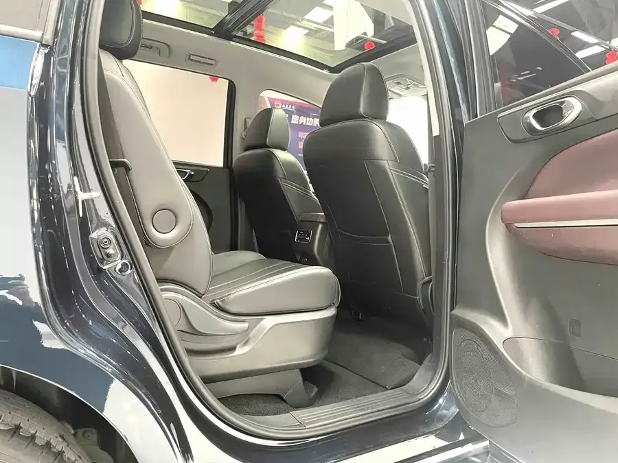 GAC Trumpchi M6 Trumpchi M6 2021 270T DCT Premium Edition (seven seats) 2023 — миниатюра 4