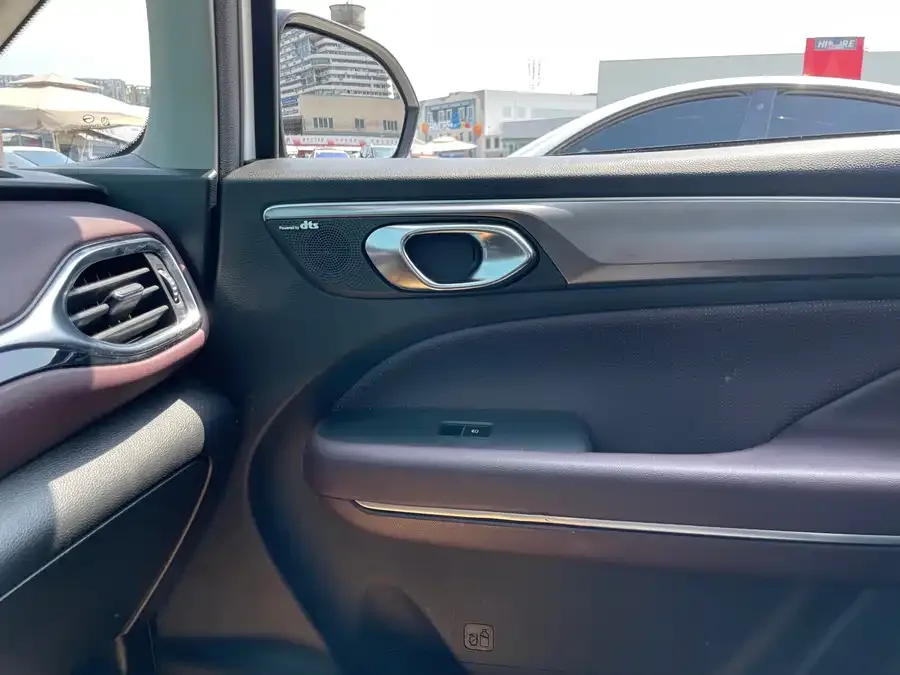 GAC Trumpchi M6 Trumpchi M6 2024 MAX 270T WDCT Premium Edition 2024 — миниатюра 2
