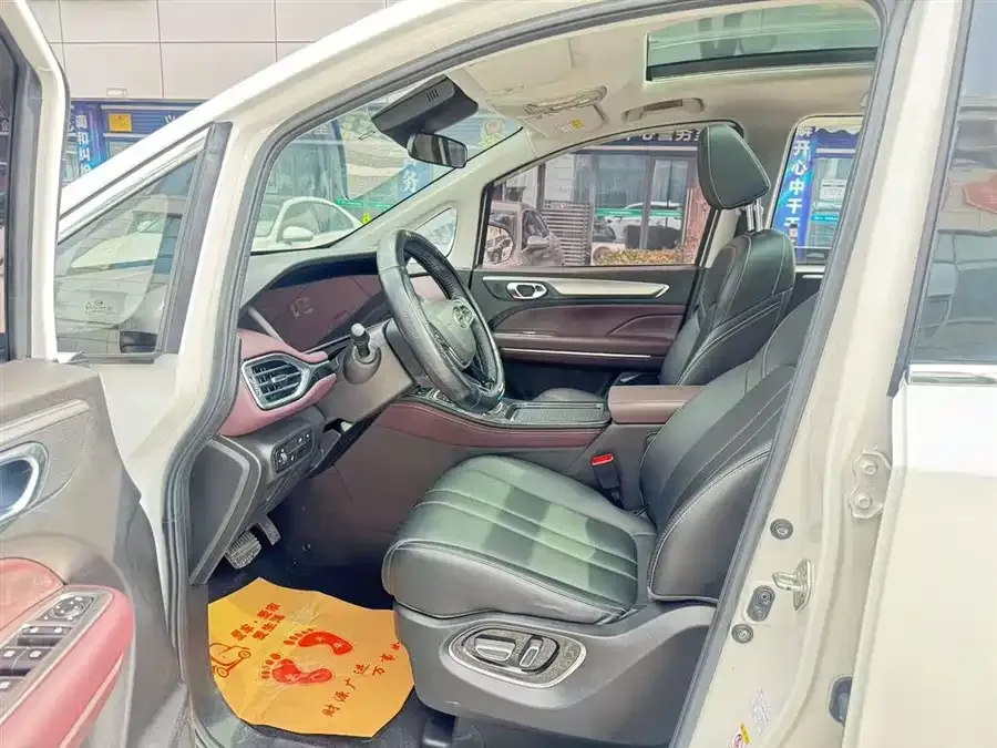GAC Trumpchi M6 Trumpchi M6 2023 PRO 270T DCT Premium Edition 2023 — миниатюра 3
