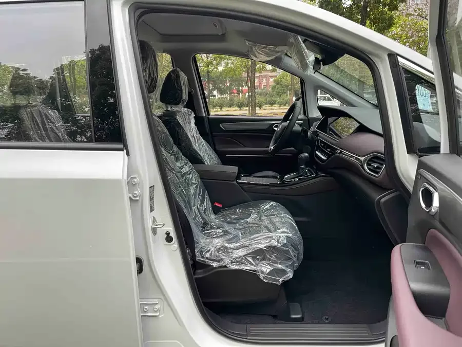 GAC Trumpchi M6 Trumpchi M6 2025 MAX 270T WDCT Luxury Edition 2026 — миниатюра 3