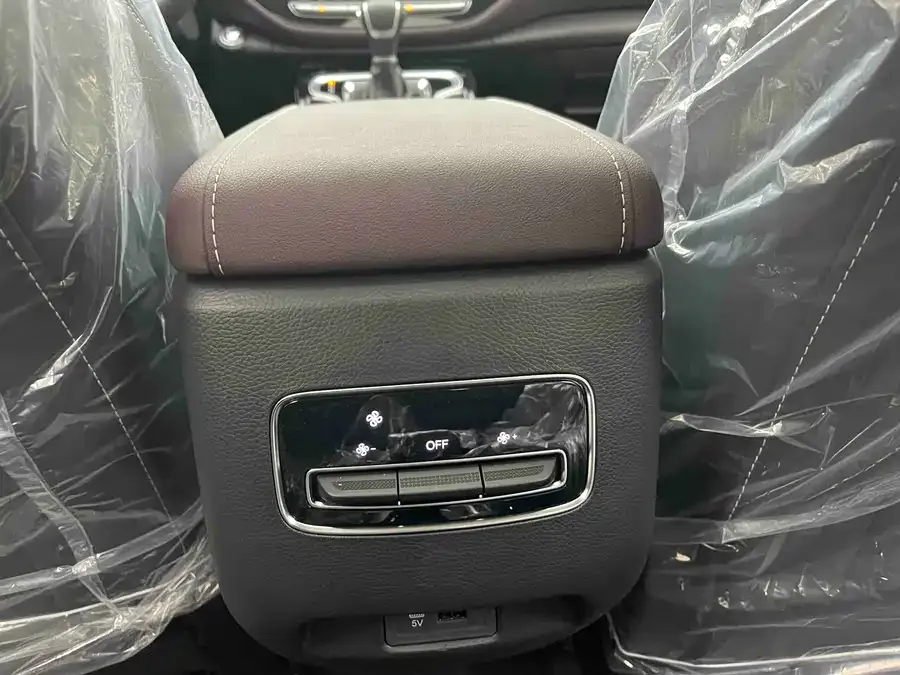 GAC Trumpchi M6 Trumpchi M6 2025 MAX 270T WDCT Luxury Edition 2026 — миниатюра 5