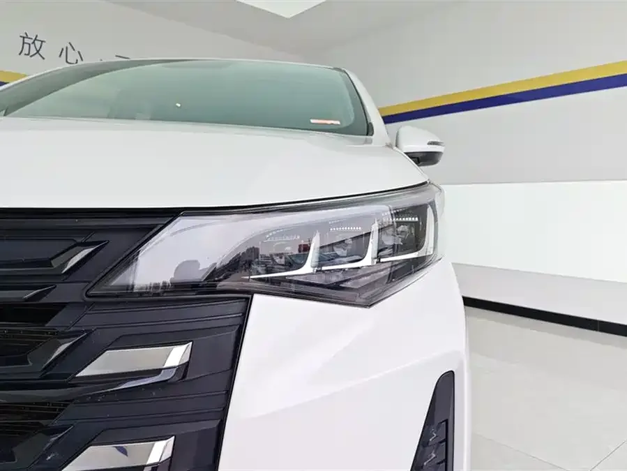 GAC Trumpchi M6 Trumpchi M6 2023 PRO 270T DCT Luxury Edition 2023 — миниатюра 2