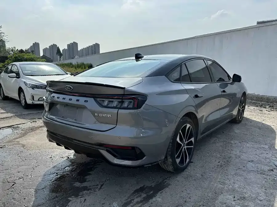 Ford Mondeo 2022 Toyota Mondeo EcoBoost 245 ST-Line 2022 — миниатюра 2
