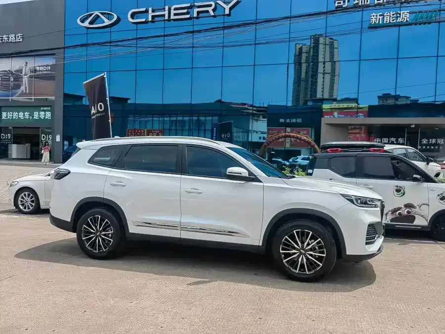 Chery Tiggo 8 Tiggo 8 2025 Excellence Edition 230TCI Automatic Luxury Edition 7 Seaters 2025 — миниатюра 3