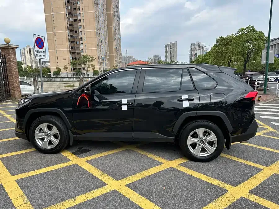 Toyota RAV4 RAV4 Rongfang 2023 2.0L CVT 2WD Urban Edition 2023 — миниатюра 4