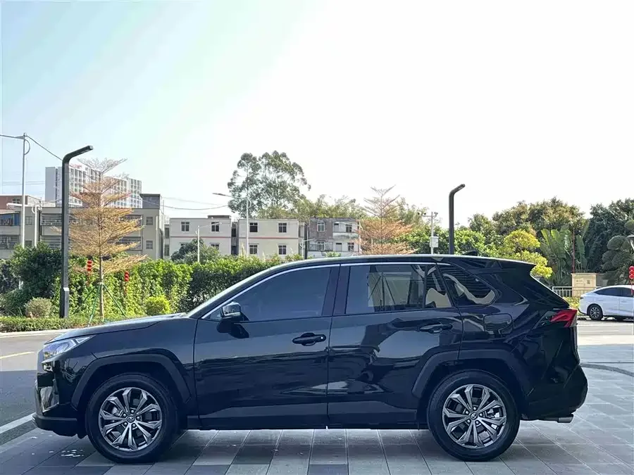 Toyota RAV4 RAV4 Rongfang 2023 2.0L CVT 2WD Fashion Edition 2024 — миниатюра 2