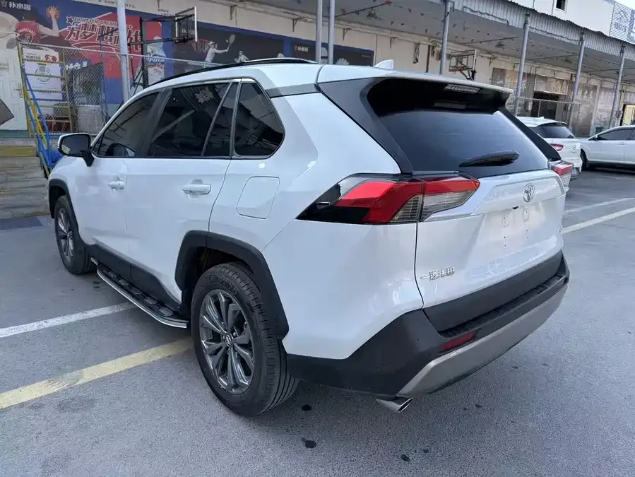 Toyota RAV4 RAV4 Rongfang 2023 2.0L CVT 2WD Fashion PLUS Edition 2023 — миниатюра 3