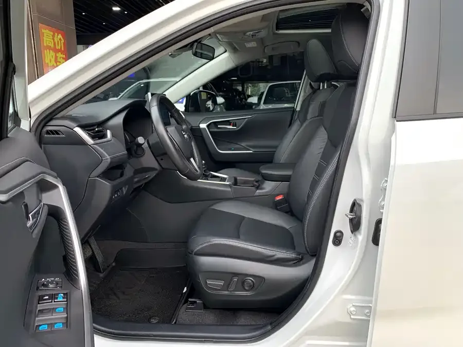 Toyota RAV4 RAV4 Rongfang 2022 2.0L CVT 2WD Fashion PLUS Edition 2022 — миниатюра 3