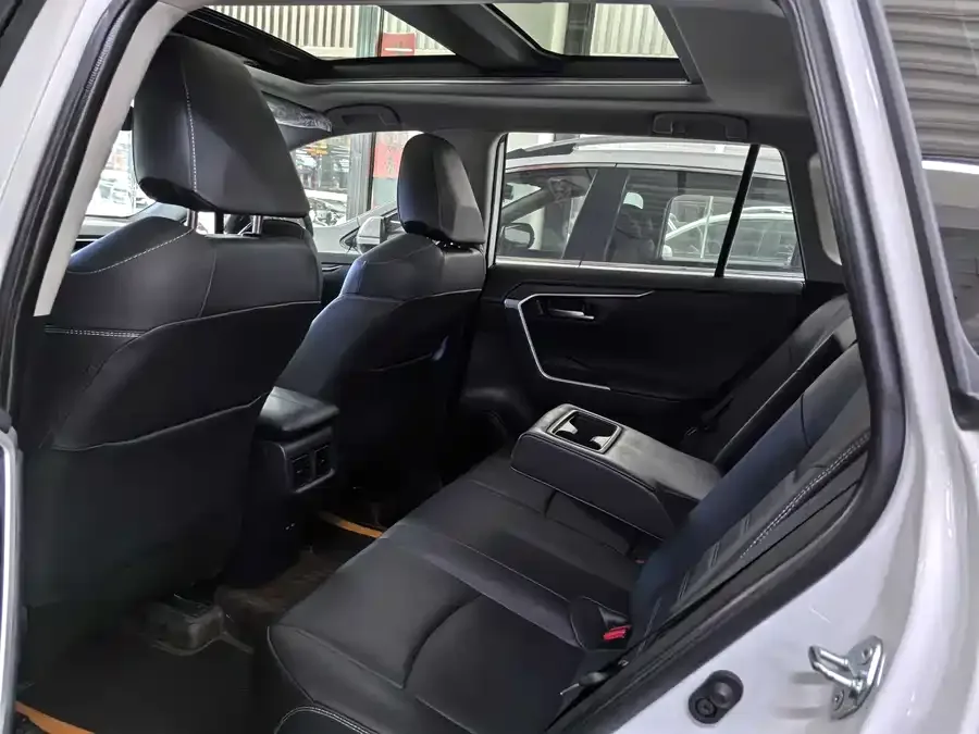 Toyota RAV4 RAV4 Rongfang 2024 2.0L CVT 2WD Fashion PLUS Edition 2024 — миниатюра 3