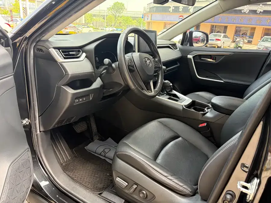 Toyota RAV4 RAV4 Rongfang 2022 2.0L CVT 2WD Fashion Edition 2022 — миниатюра 3
