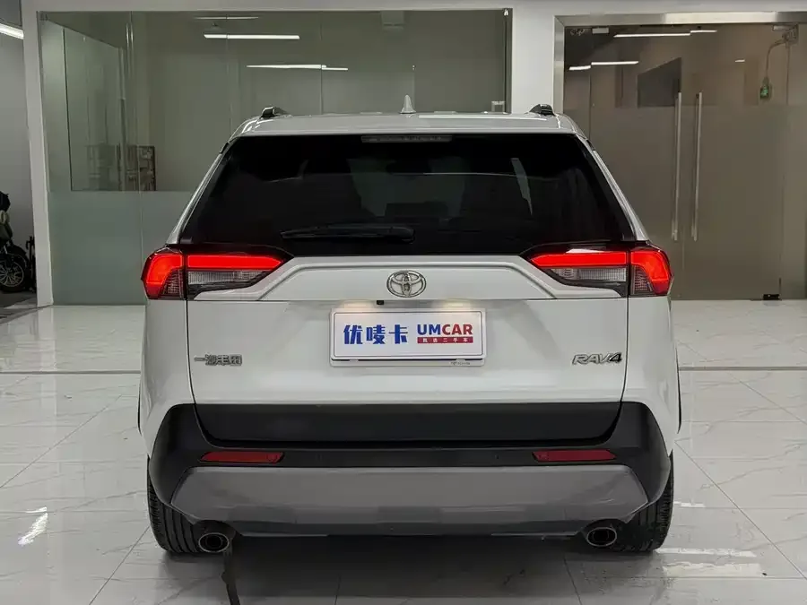 Toyota RAV4 RAV4 Rongfang 2022 2.0L CVT 2WD Fashion PLUS Edition 2023 — миниатюра 2
