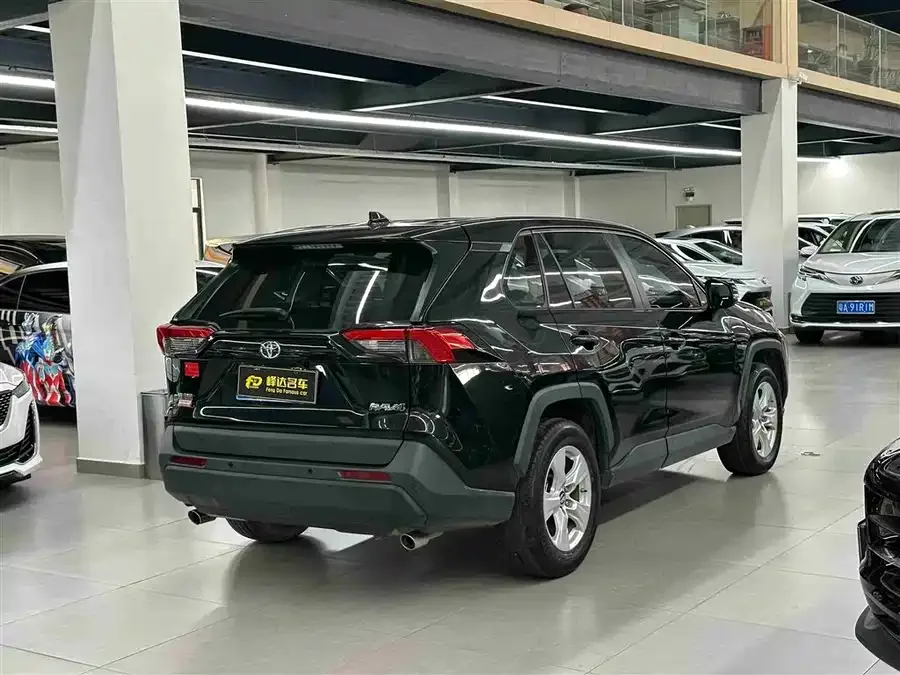 Toyota RAV4 RAV4 Rongfang 2022 2.0L CVT 2WD Urban Edition 2022 — миниатюра 3